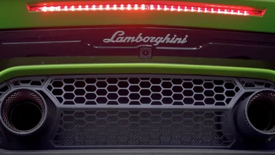 Lamborghini подарувала юному фанату марки маленьке новорічне диво
