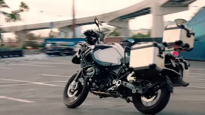 BMW показала на відео безпілотний мотоцикл