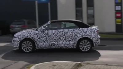 Volkswagen T-Roc Cabrio поймали в объектив папарацци