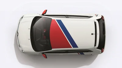 Крихітка Renault Twingo вбрався у гарні шати