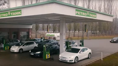 Поляки вирішились боротись з "авто-хамами" їхніми ж методами