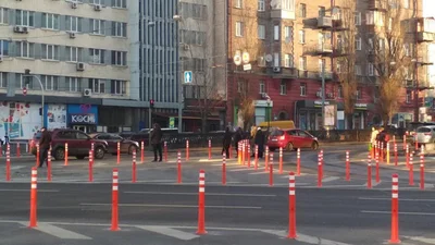 В Киеве на площади Победы уменьшили количество мест для парковки