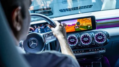 У новому Mercedes CLA можна гратись у Mario Kart