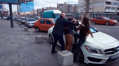 Нарушительница парковки кричала об изнасиловании: видео