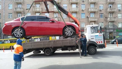 В Киеве уже работают инспекторы по парковке