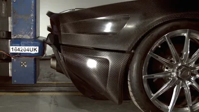 Відео: як карбоновий гіперкар Koenigsegg за 2 мільйони доларів розбивається у краш-тестах