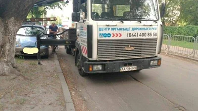 В Киеве за неделю эвакуировали 33 автомобиля