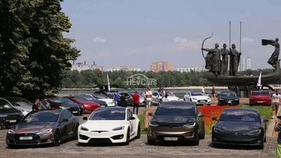 Илон Маск "ОКнул" появление скоростных зарядок Supercharger в Украине