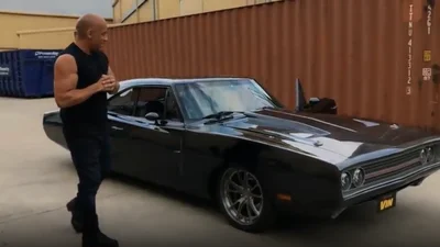 Він Дізель отримав на день народження Dodge Charger, крутіший за той, що був у нього в кіно