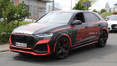 Флагманський Audi RS Q8 помічений на дорозі без будь-якого камуфляжу