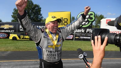 70-річний американець став чемпіоном країни з драг-рейсінгу