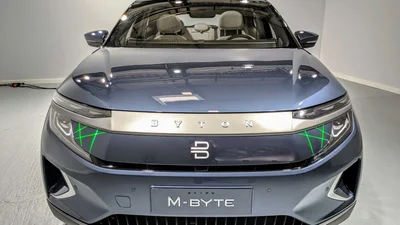 Не-кроссовер на эмоциях: марка Byton представила серийный электрокар M-Byte
