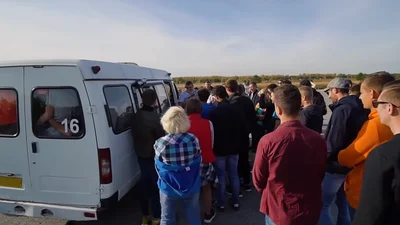 Сколько людей может поместиться в маршрутку – ответ нашли в ходе эксперимента (видео)