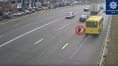 У Києві маршрутка "Богдан" розвалилась прямо на ходу: відео