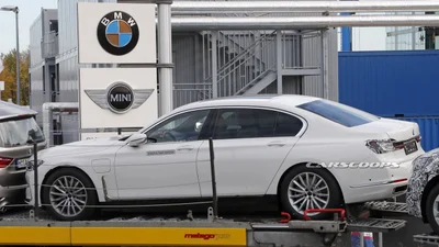 Електричний флагман BMW i7 вперше сфотографували без камуфляжу