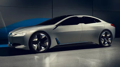 BMW заявляет, что к 2030 году запас хода электрокаров будет вдвое больше нынешнего