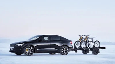 Електричний красень Polestar 2 хизується своєю силою тягати дуже важкі причепи