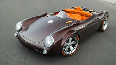 На відео показали унікальний его-спідстер Porsche 550 Spyder з позолотою