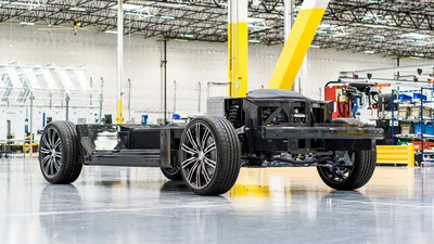 От микроавтобуса до суперкара – новое электро-шасси Karma E-Flex подходит для всего
