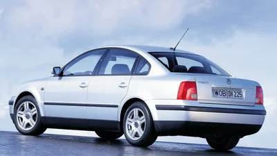 Українці продовжують купувати вживані авто з-за кордону