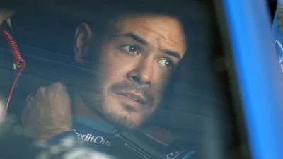 Пілота NASCAR звільнили з роботи за одне негарне слово