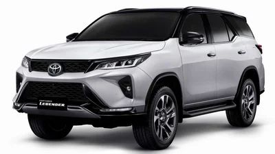 Toyota Fortuner обновился, вслед за пикапом Hilux