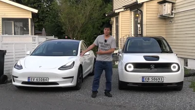 Маленький електрохетч Honda e заряджає Tesla Model 3: відео
