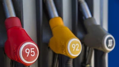 Сети АЗС повышают цены на топливо