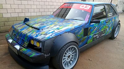 У Києві продається "Таврія" з 4-літровим V8
