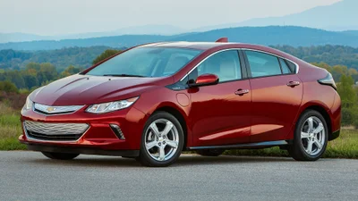 Обзор подержанного гибридного Chevrolet Volt II из США: видео
