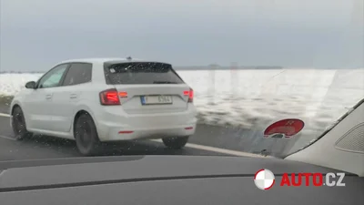 Нова Skoda Fabia потрапила в об'єктив відеокамери у Чехії