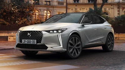 Люксовий бренд DS Automobiles представив новий DS 4: вишукана інженерія та технологічна довершеність