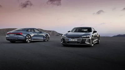Электрический Audi e-tron GT и 590-сильный GT RS оказались слабее Porsche Taycan