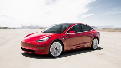 Tesla останавливала производство Model 3