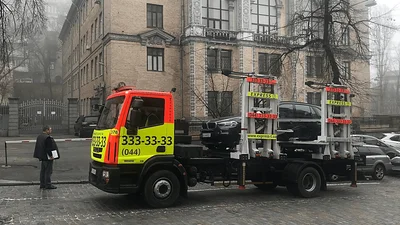 Водій відсудив 10 тисяч гривень за безпідставну евакуацію автомобіля
