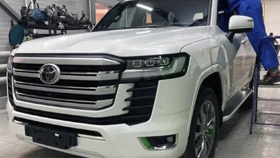 В сети появилось первое видео с новым Toyota Land Cruiser