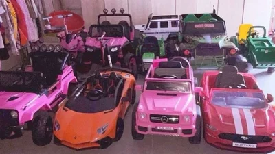 Посмотрите на коллекцию детских автомобилей Ким Кардашьян