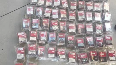 Українець знайшов оригінальний спосіб сховати цигарки в авто: фото