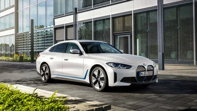 BMW раскрыла все подробности и цены электрического седана i4