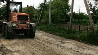 Селяне на Волыни самостоятельно чинят дороги: видео