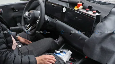 З'явились шпигунські фото салону BMW 7-ї серії