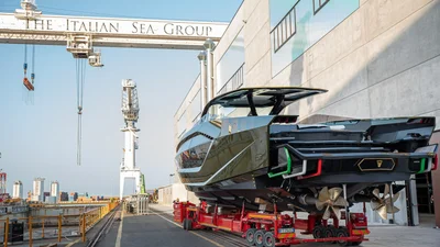 Перший із 63 суперчовнів Tecnomar Lamborghini спустили на воду