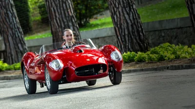 Мініатюрний електричний родстер Ferrari 250 Testa Rossa від Little Car Company розганяється до 60 км/год
