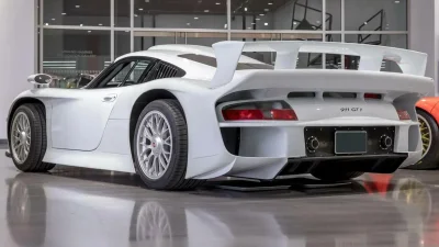 Один из 20 раритетных Porsche 911 Strassenversion выставлен на продажу за 10,5 миллионов евро