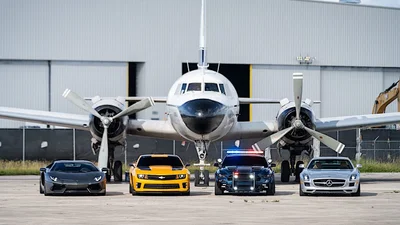 На продажу выставили 4 спорткара из "Трансформеров" за 2 миллиона долларов