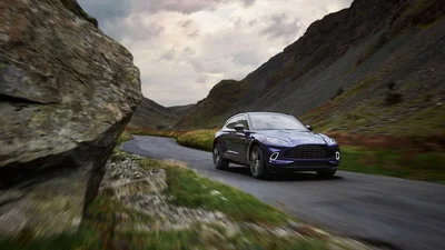 Aston Martin решился на даунсайзинг DBX ради Китая
