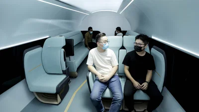 Компания HyperloopTT презентовала пассажирскую капсулу для скоростной транспортной системы
