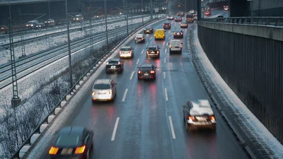 Як їхати на авто в ожеледь у щільному потоці: правила, поради