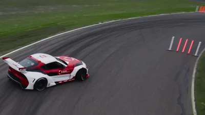 Toyota создала первый спорткар для дрифта с автопилотом: видео