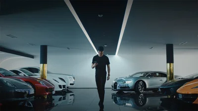 Bugatti показала мультимиллионный гараж Криштиану Роналду на видео